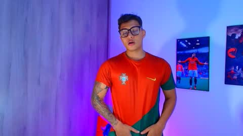 Snapshot of evan_greey chatting on October 2025 04:13:02 AM EVAN GREY online show from October 2025 04:13:02 AM