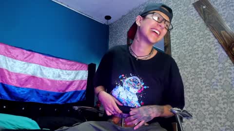 Snapshot of evan_smitt chatting on December 2024 02:53:01 AM Evan Smitt online show from December 2024 02:53:01 AM