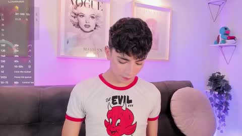 Snapshot of evan_voss chatting on October 2025 12:22:02 PM Evan voss help me get 200 likesindependent model online show from October 2025 12:22:02 PM