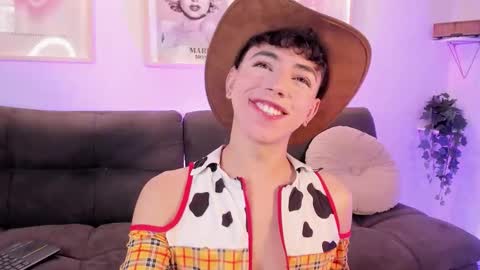 Snapshot of evan_voss chatting on November 2025 03:22:01 PM Evan voss help me get 200 likesindependent model online show from November 2025 03:22:01 PM