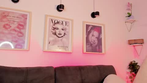 Snapshot of evan_voss chatting on November 2025 01:32:02 PM Evan voss help me get 200 likesindependent model online show from November 2025 01:32:02 PM