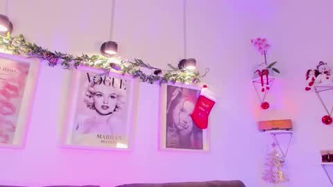 Snapshot of evan_voss chatting on December 2025 01:15:01 PM Evan voss help me get 200 likesindependent model online show from December 2025 01:15:01 PM