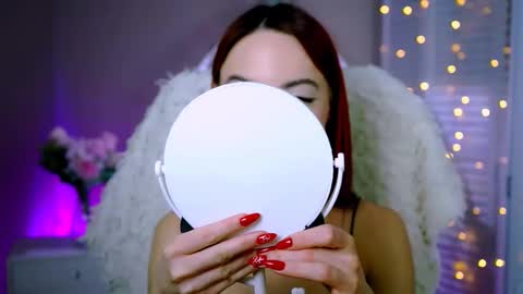 Snapshot of evanellson chatting on November 2025 12:48:02 PM Eva online show from November 2025 12:48:02 PM