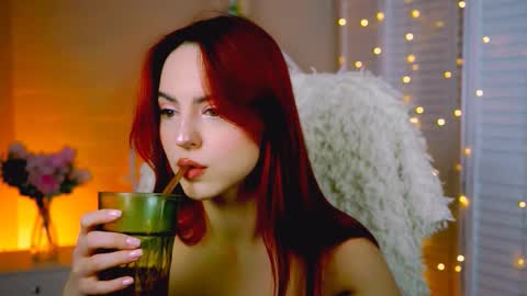 Snapshot of evanellson chatting on December 2025 05:54:02 PM Eva online show from December 2025 05:54:02 PM