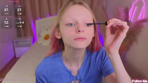 Snapshot of evangel1ne chatting on December 2024 04:35:02 AM evangel1ne online show from December 2024 04:35:02 AM