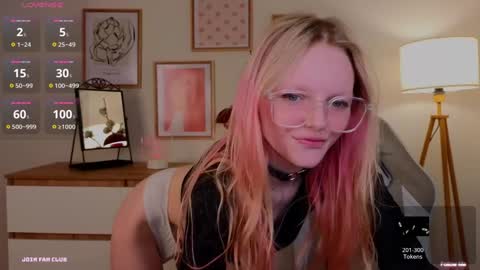 Snapshot of evangel1ne chatting on December 2024 12:55:02 PM evangel1ne online show from December 2024 12:55:02 PM