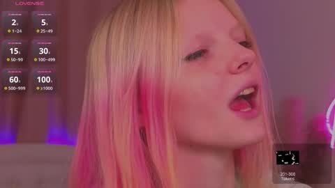 Snapshot of evangel1ne chatting on December 2024 04:56:02 AM evangel1ne online show from December 2024 04:56:02 AM