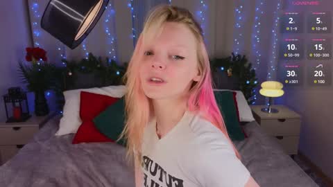 Snapshot of evangel1ne chatting on December 2024 06:35:02 AM evangel1ne online show from December 2024 06:35:02 AM