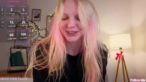 Snapshot of evangel1ne chatting on January 2025 09:18:02 AM evangel1ne online show from January 2025 09:18:02 AM