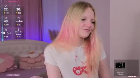 Snapshot of evangel1ne chatting on March 2025 05:33:02 AM evangel1ne online show from March 2025 05:33:02 AM