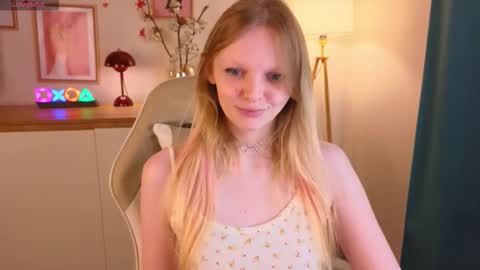 Snapshot of evangel1ne chatting on November 2025 02:51:01 PM evangel1ne online show from November 2025 02:51:01 PM