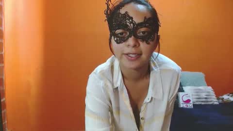 evangelinne_01 online show from November 2025 05:00:02 PM