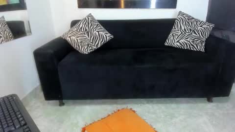 evanllelyne online show from October 2025 01:08:01 PM