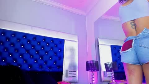 evanllelyne online show from November 2025 12:16:01 PM