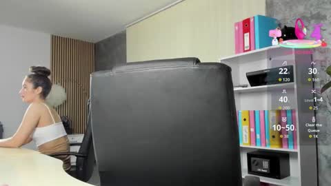 Your Fantasy online show from November 2025 07:25:01 PM