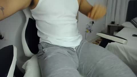 Snapshot of evans_king chatting on December 2024 02:53:01 AM Evan online show from December 2024 02:53:01 AM