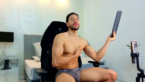 E V A N S online show from June 2026 12:22:02 AM