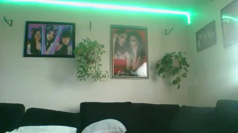 evanschris2048 online show from November 2025 05:44:02 PM