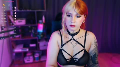 Snapshot of evaredmooon chatting on December 2024 06:52:01 AM Moon online show from December 2024 06:52:01 AM