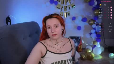 Snapshot of evaredmooon chatting on October 2025 12:06:02 PM Moon online show from October 2025 12:06:02 PM