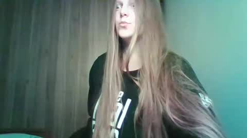 evasapples2026 online show from February 2026 06:46:01 PM