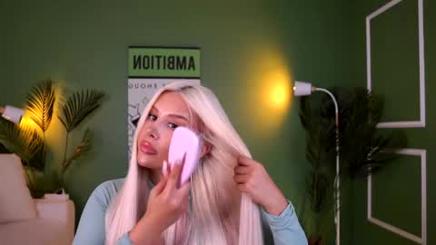 Eva online show from April 2026 08:39:01 PM