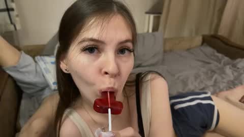 Snapshot of eveandrobert chatting on February 2025 10:14:02 PM EveRobert online show from February 2025 10:14:02 PM