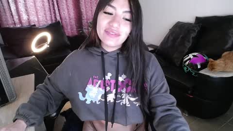 Kissed by an angel  IG evee  lyn20 online show from January 2025 06:38:02 PM