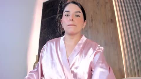 Snapshot of evelin_lopezz chatting on November 2025 02:11:02 AM E V E L I N online show from November 2025 02:11:02 AM