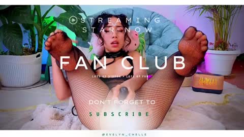 Snapshot of evelyn_chelle chatting on January 2025 07:35:01 PM Im Eve or Chelle Next Stream 191224 online show from January 2025 07:35:01 PM