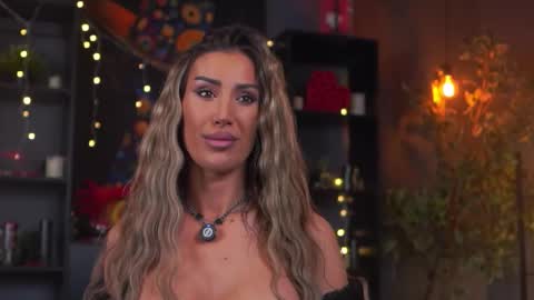 Evelyn online show from March 2026 07:20:02 PM