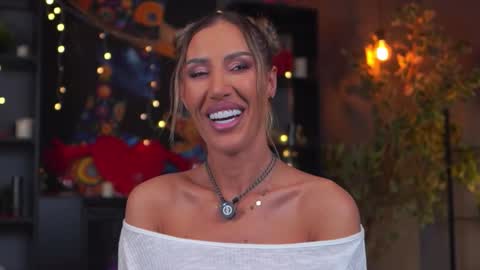 Evelyn online show from March 2026 07:07:01 PM