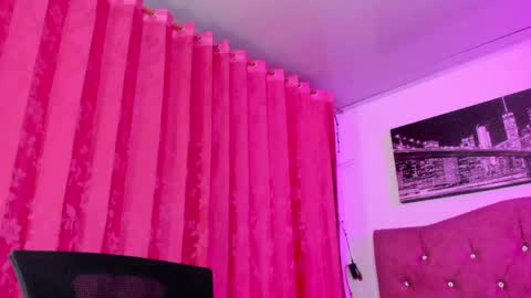 Snapshot of evelyn_sandoval chatting on May 2026 01:33:02 AM Evelyn Sandoval online show from May 2026 01:33:02 AM