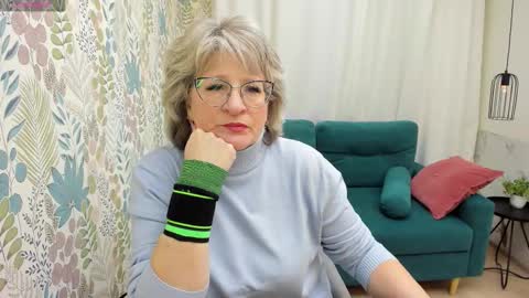 Evelyn online show from February 2026 05:13:02 AM