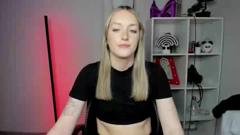 evelynblond online show from March 2026 07:21:02 PM