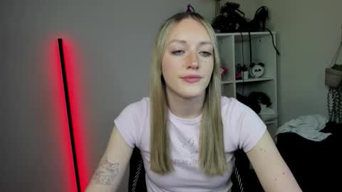 evelynblond online show from April 2026 12:32:01 PM