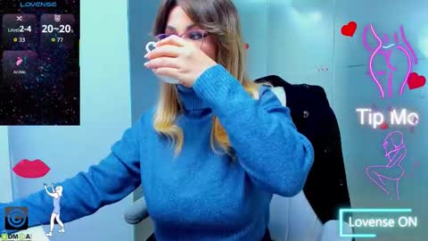 Snapshot of evelyne_rose chatting on October 2025 04:44:01 AM evelyne_rose online show from October 2025 04:44:01 AM