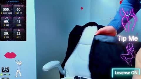 Snapshot of evelyne_rose chatting on November 2025 06:13:01 AM evelyne_rose online show from November 2025 06:13:01 AM