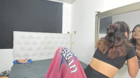 Evelyne online show from January 2026 04:07:02 AM