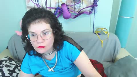 Snapshot of everly_rays chatting on December 2024 07:38:02 AM Everly online show from December 2024 07:38:02 AM