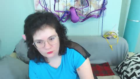 Snapshot of everly_rays chatting on December 2024 09:21:02 AM Everly online show from December 2024 09:21:02 AM