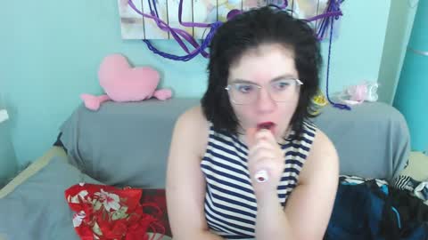 Snapshot of everly_rays chatting on December 2024 04:24:01 AM Everly online show from December 2024 04:24:01 AM