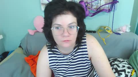 Snapshot of everly_rays chatting on December 2024 03:56:02 AM Everly online show from December 2024 03:56:02 AM