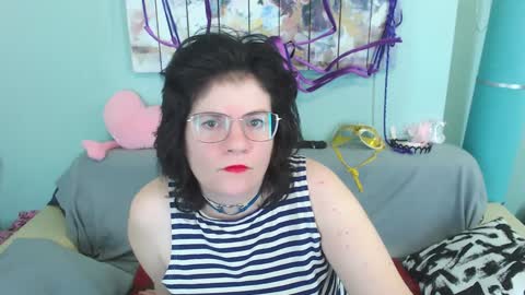 Snapshot of everly_rays chatting on December 2024 06:58:01 AM Everly online show from December 2024 06:58:01 AM