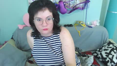 Snapshot of everly_rays chatting on December 2024 05:29:02 AM Everly online show from December 2024 05:29:02 AM