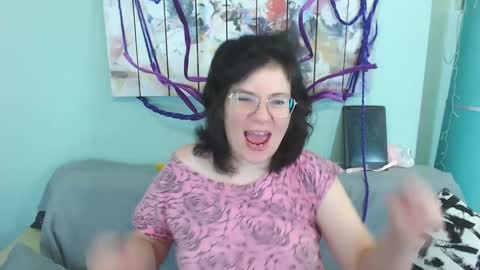 Snapshot of everly_rays chatting on December 2024 02:01:01 PM Everly online show from December 2024 02:01:01 PM