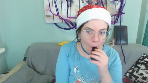 Snapshot of everly_rays chatting on December 2024 04:54:01 PM Everly online show from December 2024 04:54:01 PM