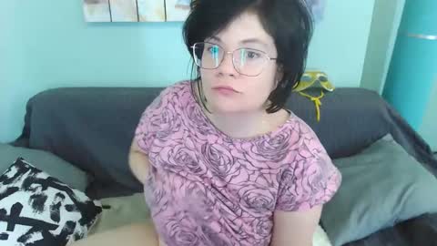 Snapshot of everly_rays chatting on February 2025 02:10:01 PM Everly online show from February 2025 02:10:01 PM