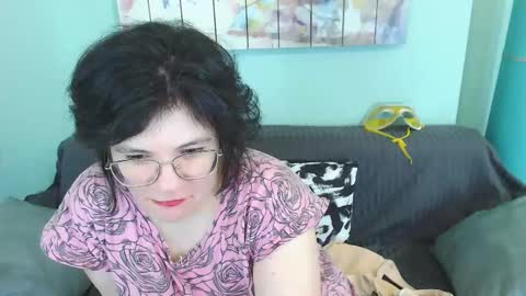 Snapshot of everly_rays chatting on February 2025 05:22:02 PM Everly online show from February 2025 05:22:02 PM