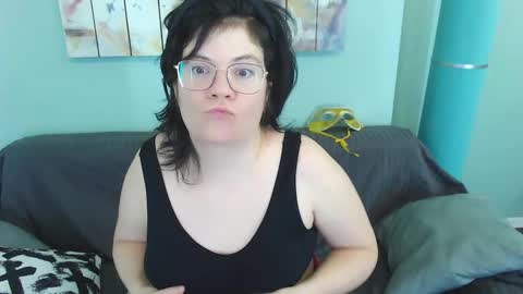 Snapshot of everly_rays chatting on February 2025 07:21:01 PM Everly online show from February 2025 07:21:01 PM